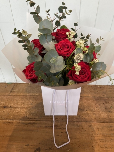 Luxury 6 Red Rose Handtied