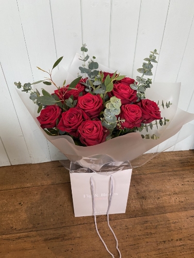 Luxury Dozen Red Roses